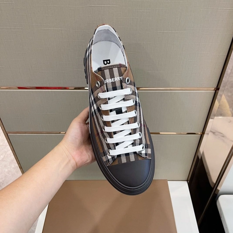 Timeless Bxrbxrry Sneakers 114729
