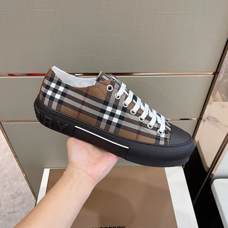 Timeless Bxrbxrry Sneakers 114729