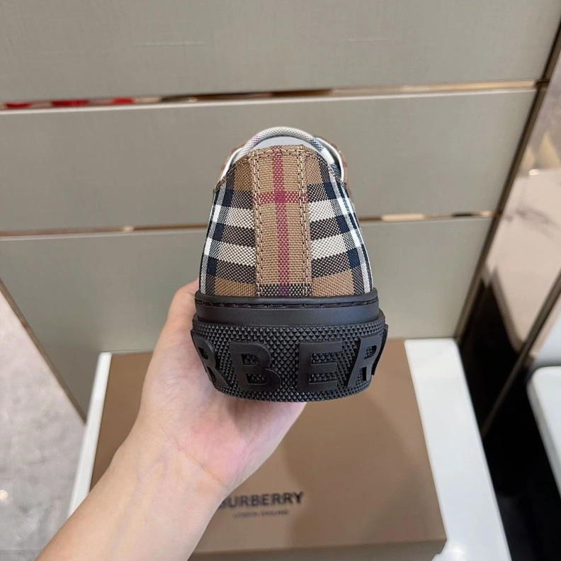 Timeless Bxrbxrry Sneakers 114729