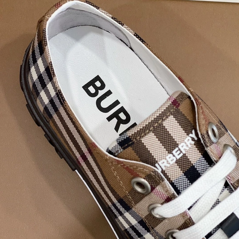 Timeless Bxrbxrry Sneakers 114729