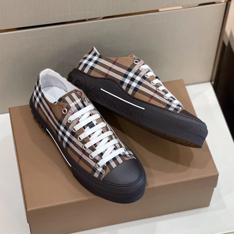 Timeless Bxrbxrry Sneakers 114729