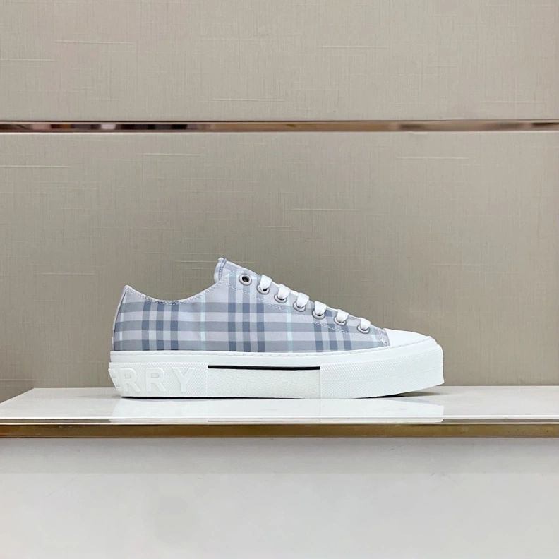 Fashionable Bxrbxrry Sneakers 114727