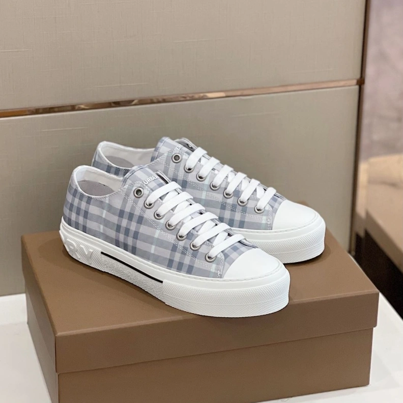 Fashionable Bxrbxrry Sneakers 114727