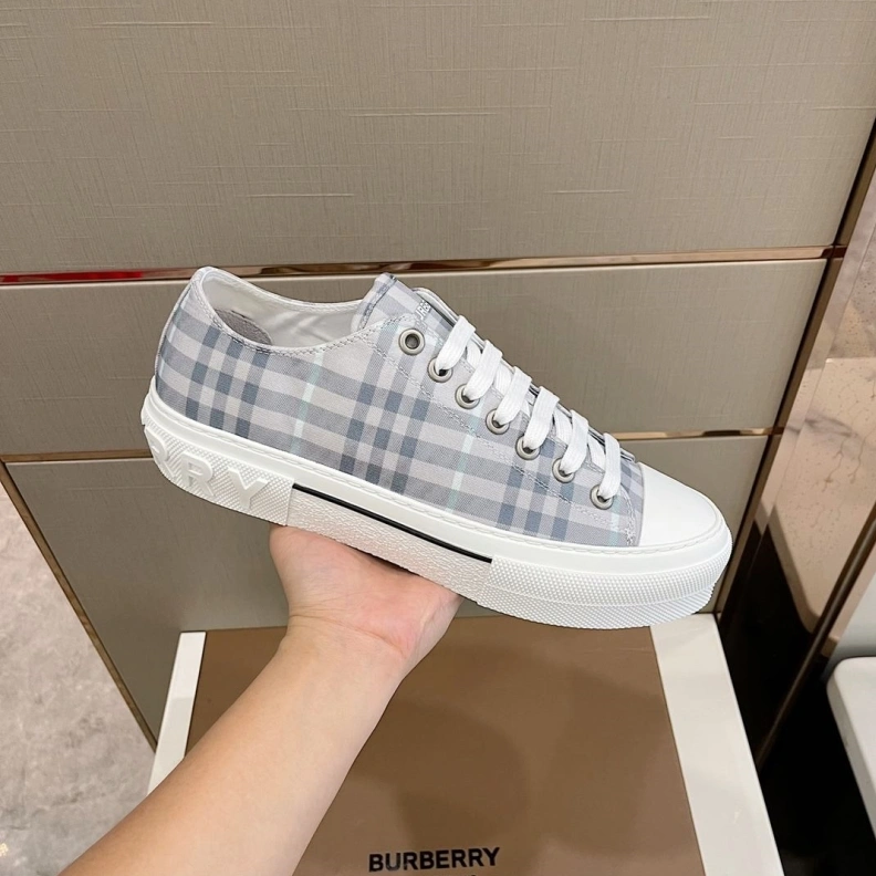 Fashionable Bxrbxrry Sneakers 114727