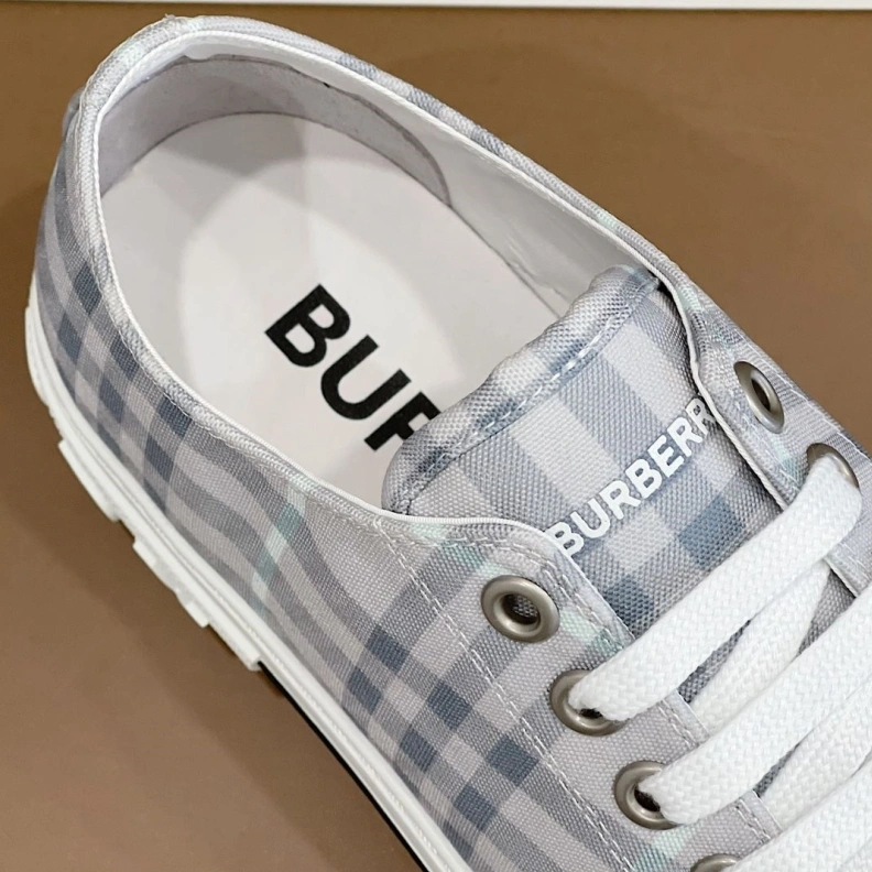 Fashionable Bxrbxrry Sneakers 114727