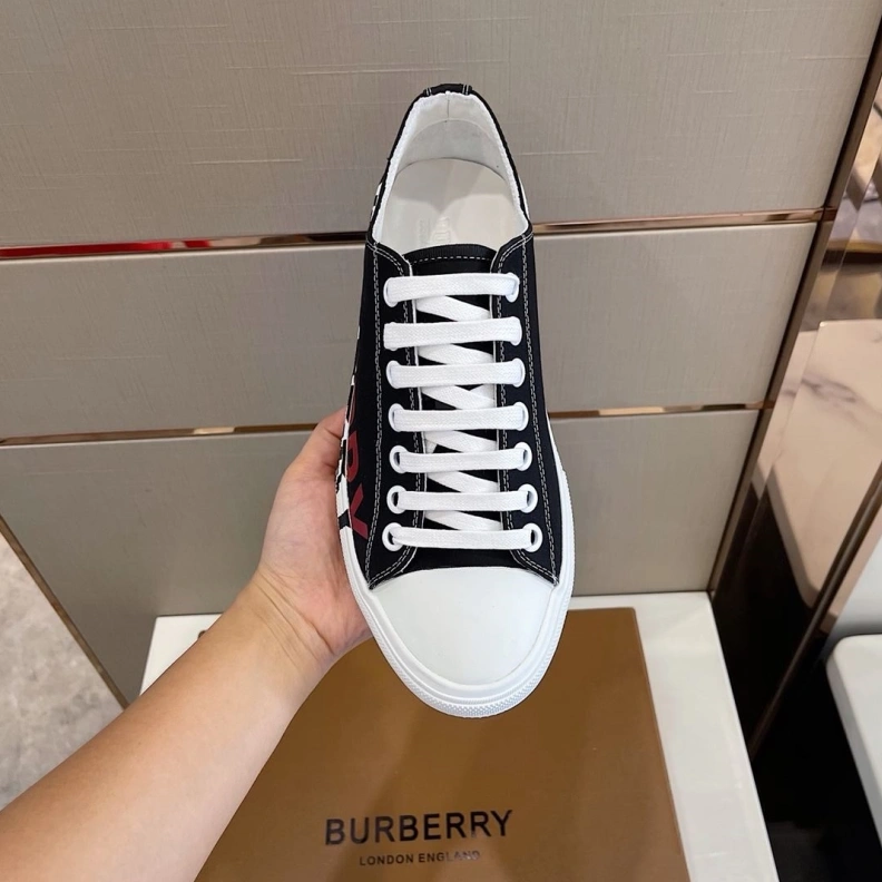 Durable Bxrbxrry Sneakers 114724