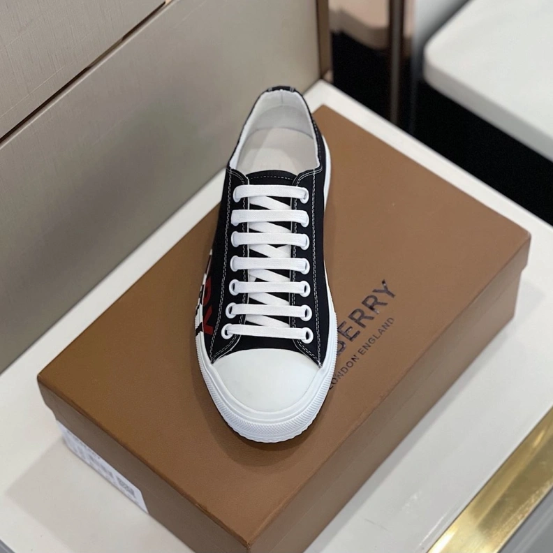 Durable Bxrbxrry Sneakers 114724