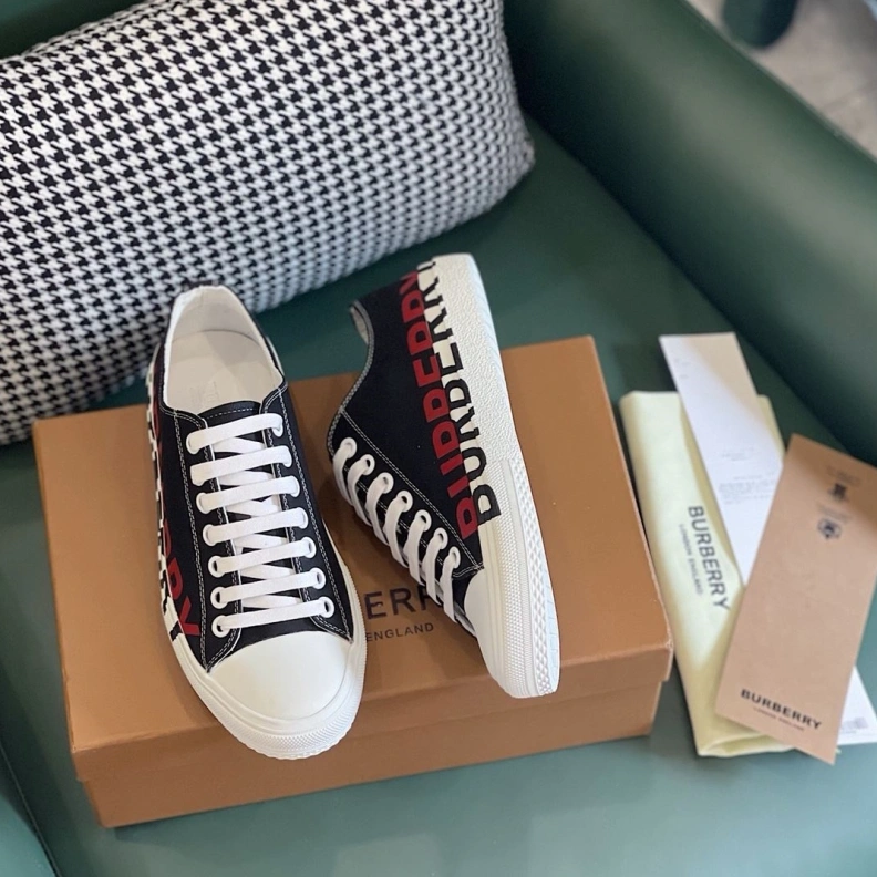 Durable Bxrbxrry Sneakers 114724