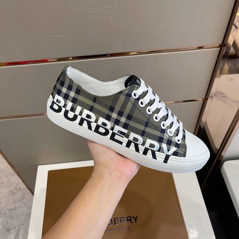 Trendy Bxrbxrry Sneakers 114721