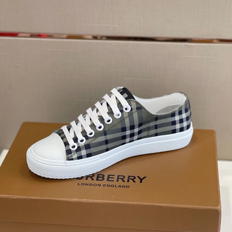 Trendy Bxrbxrry Sneakers 114721