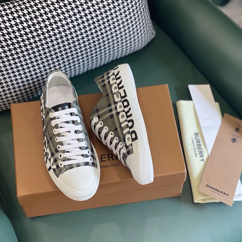 Trendy Bxrbxrry Sneakers 114721