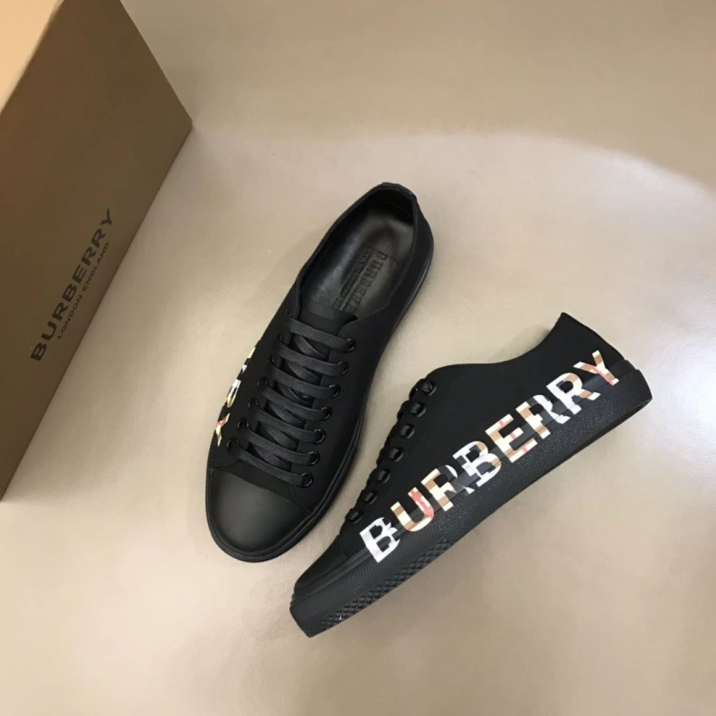 Stylish Bxrbxrry Sneakers 114719