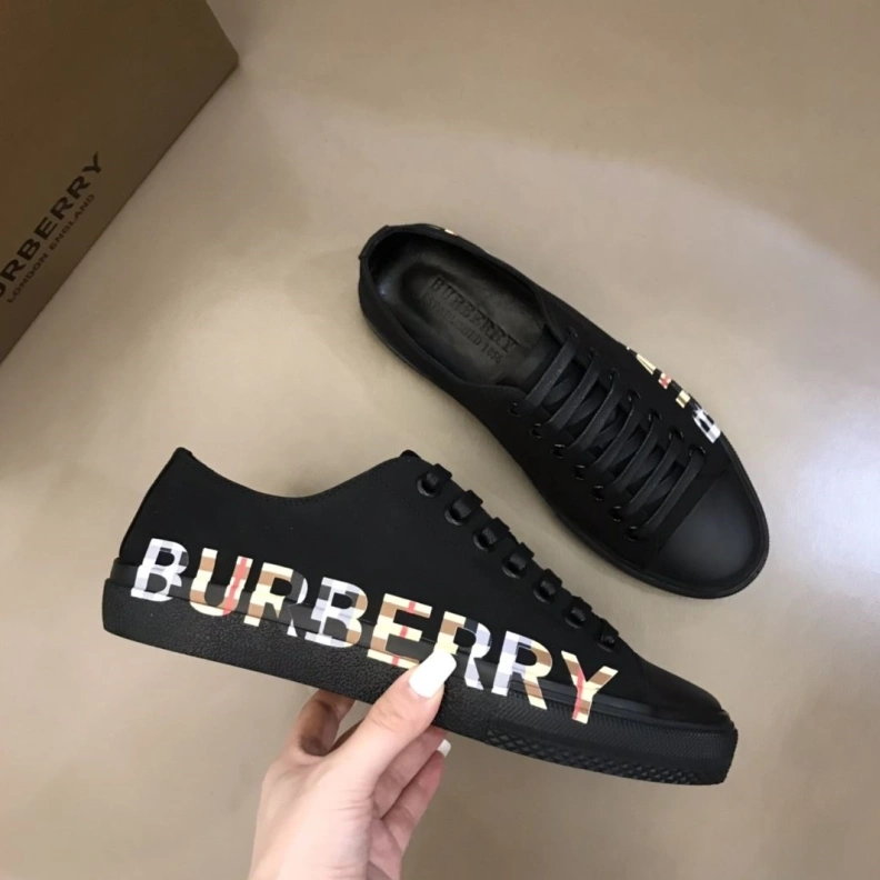 Stylish Bxrbxrry Sneakers 114719