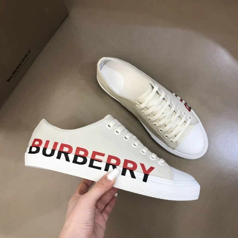 Compact Bxrbxrry Sneakers 114717