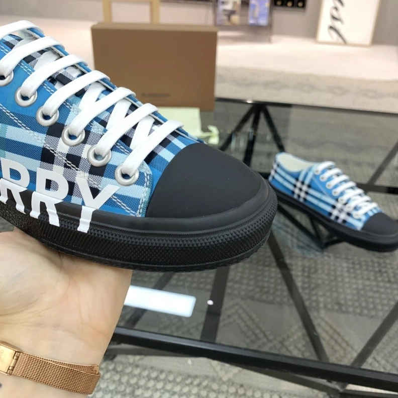 Functional Bxrbxrry Sneakers 114708