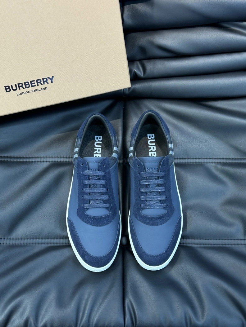 Flexible Bxrbxrry Sneakers 114713