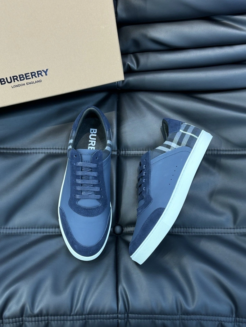 Flexible Bxrbxrry Sneakers 114713