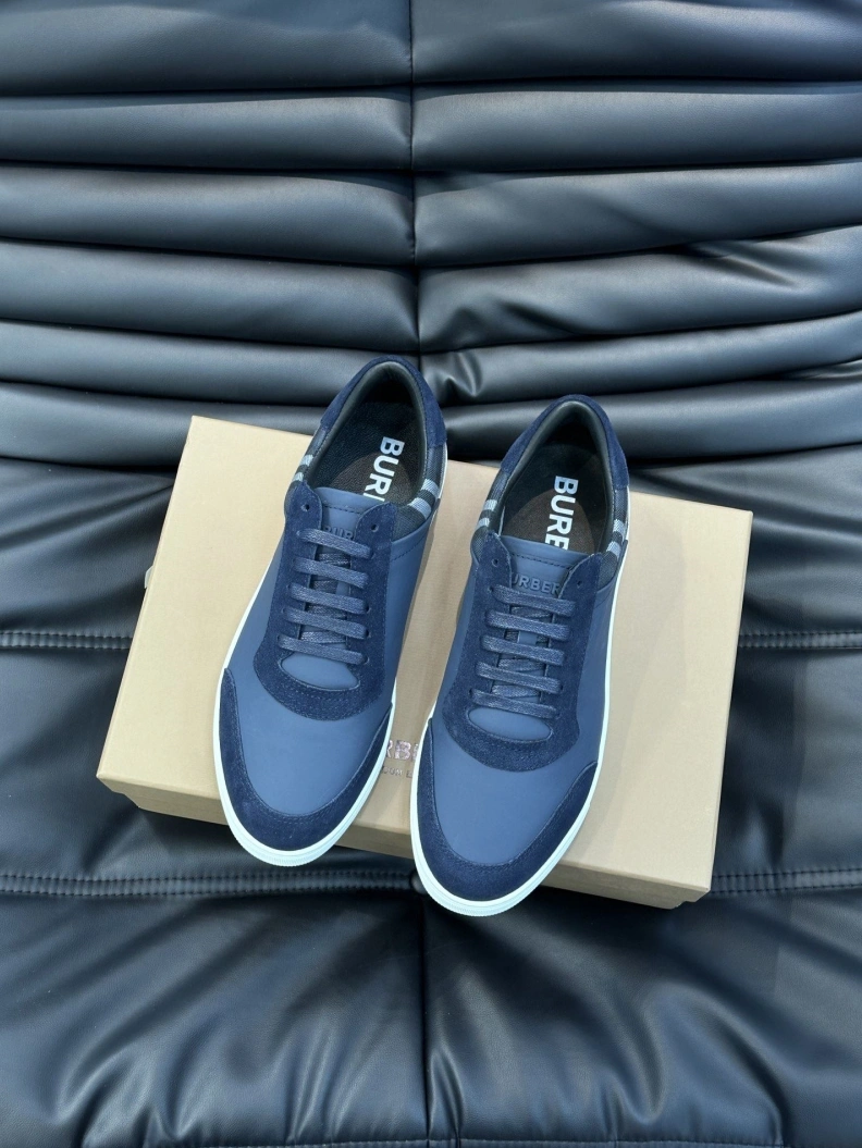 Flexible Bxrbxrry Sneakers 114713