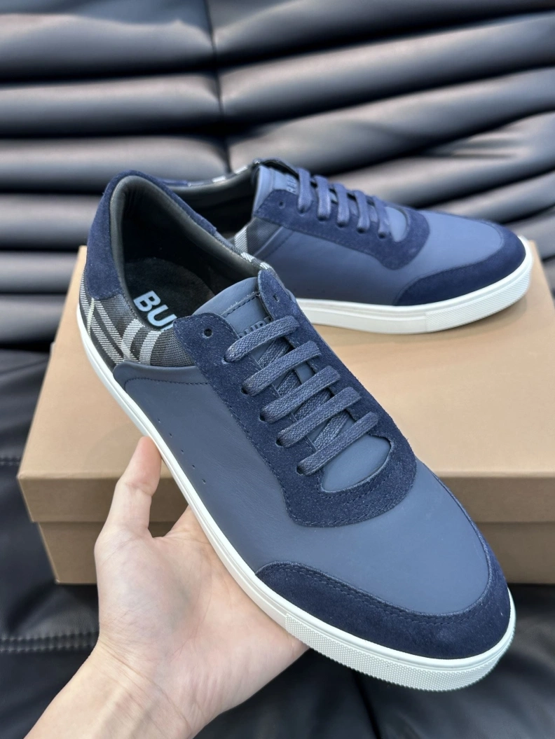 Flexible Bxrbxrry Sneakers 114713