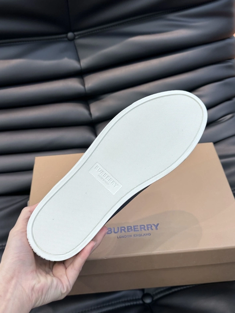 Flexible Bxrbxrry Sneakers 114713