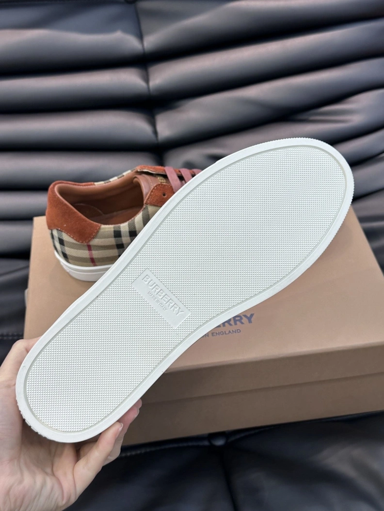 Comfortable Bxrbxrry Sneakers 114714