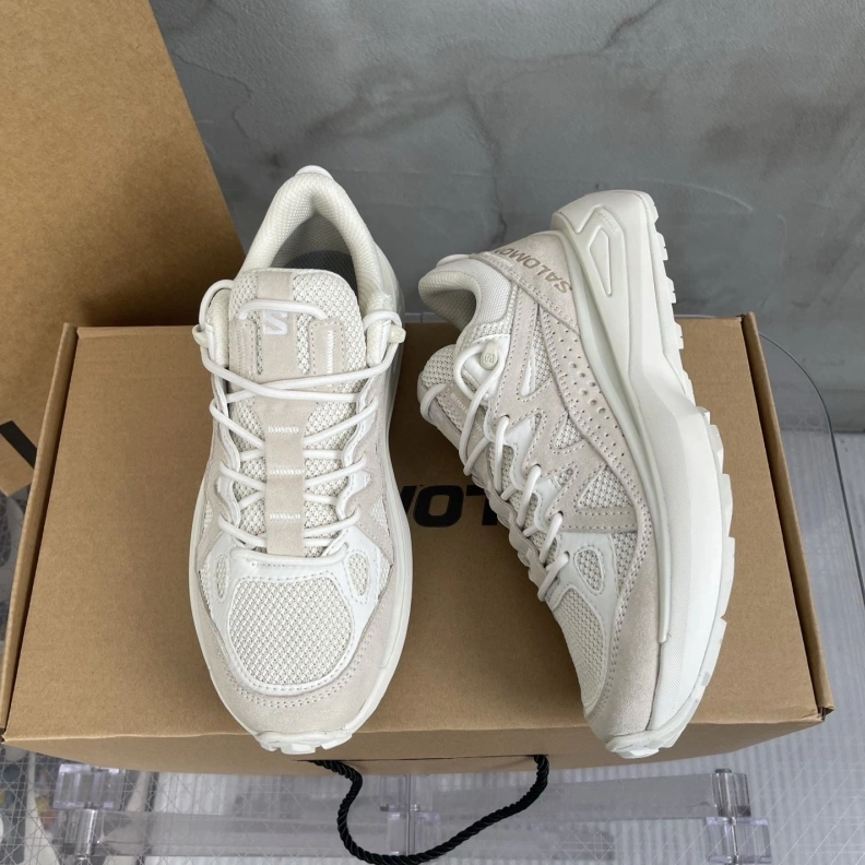 Versatile Othxr Sneakers 211466