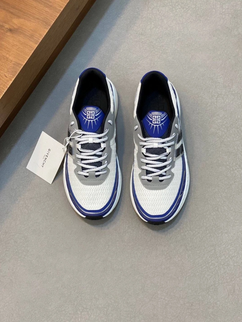 Cozy Gxvxnchy Sneakers 152636
