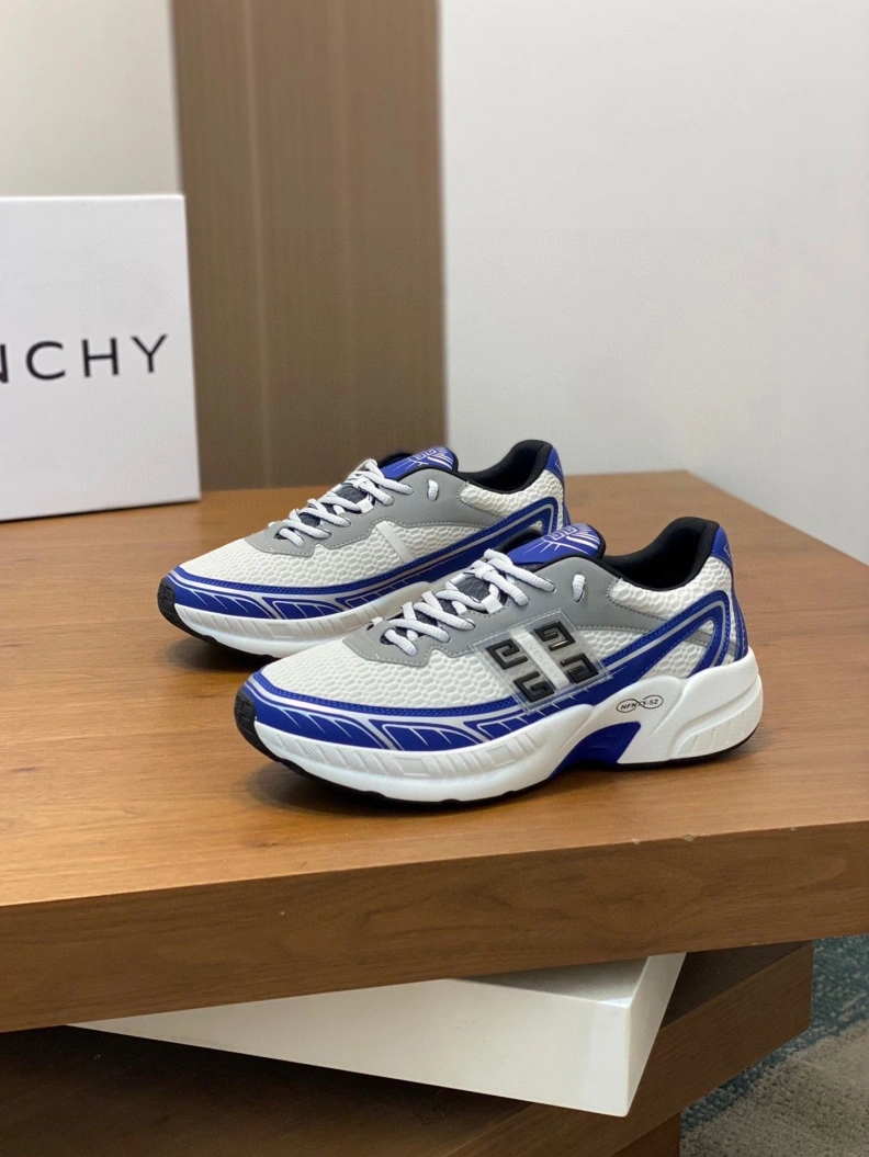 Cozy Gxvxnchy Sneakers 152636