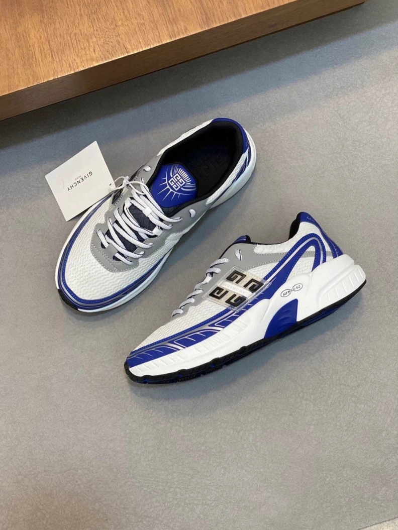 Cozy Gxvxnchy Sneakers 152636