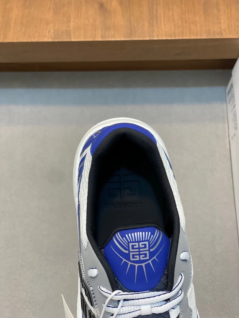Cozy Gxvxnchy Sneakers 152636