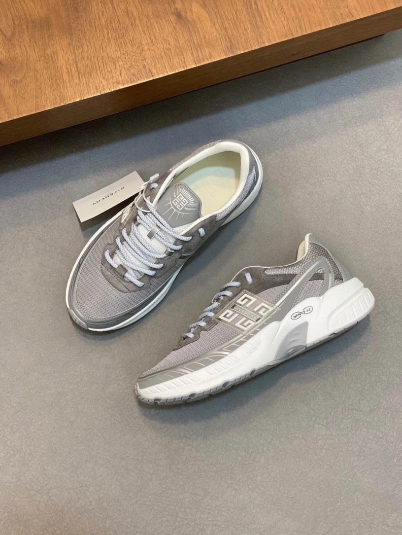 Classic Gxvxnchy Sneakers 152652