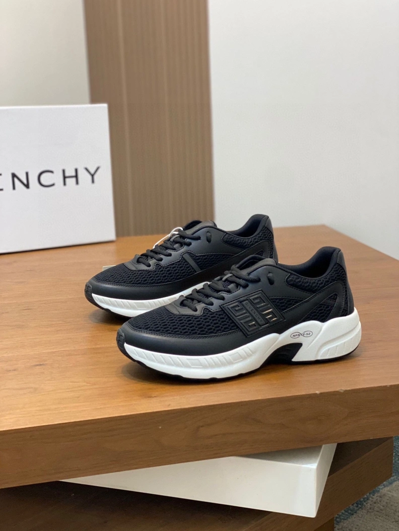 Gxvxnchy Sneakers GoAnywhere 152635