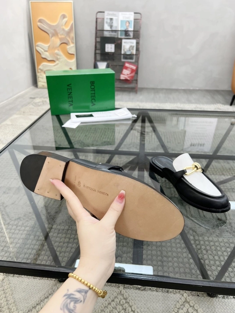 EasyMatch Bxttxga Vxnxta Slippers 112523
