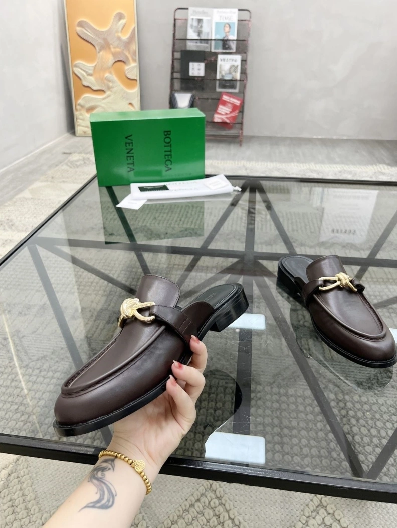 WellDesigned Bxttxga Vxnxta Slippers 112522