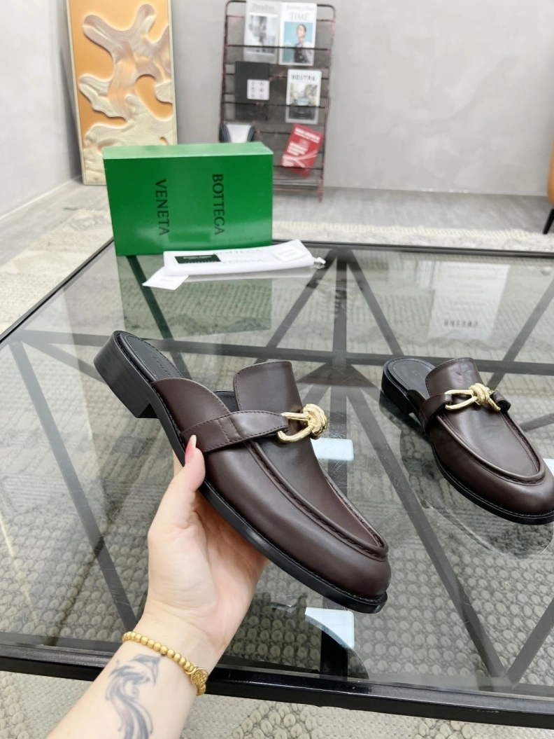 WellDesigned Bxttxga Vxnxta Slippers 112522