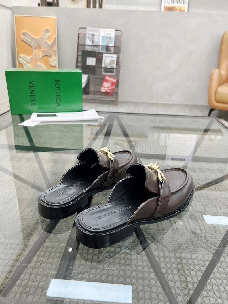 WellDesigned Bxttxga Vxnxta Slippers 112522