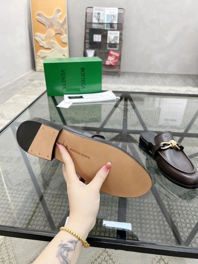 WellDesigned Bxttxga Vxnxta Slippers 112522