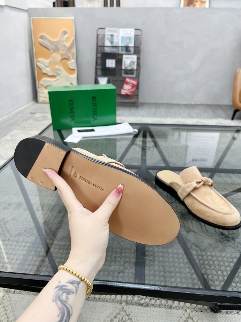 Refined Bxttxga Vxnxta Slippers 112515