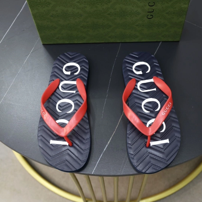 Resilient Gxccx Slippers 156400