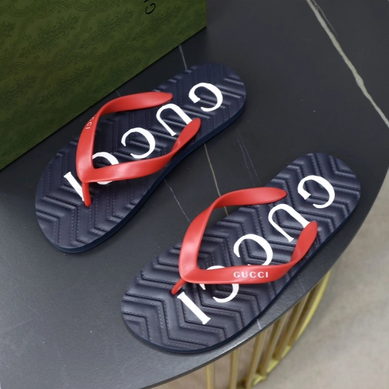 Resilient Gxccx Slippers 156400
