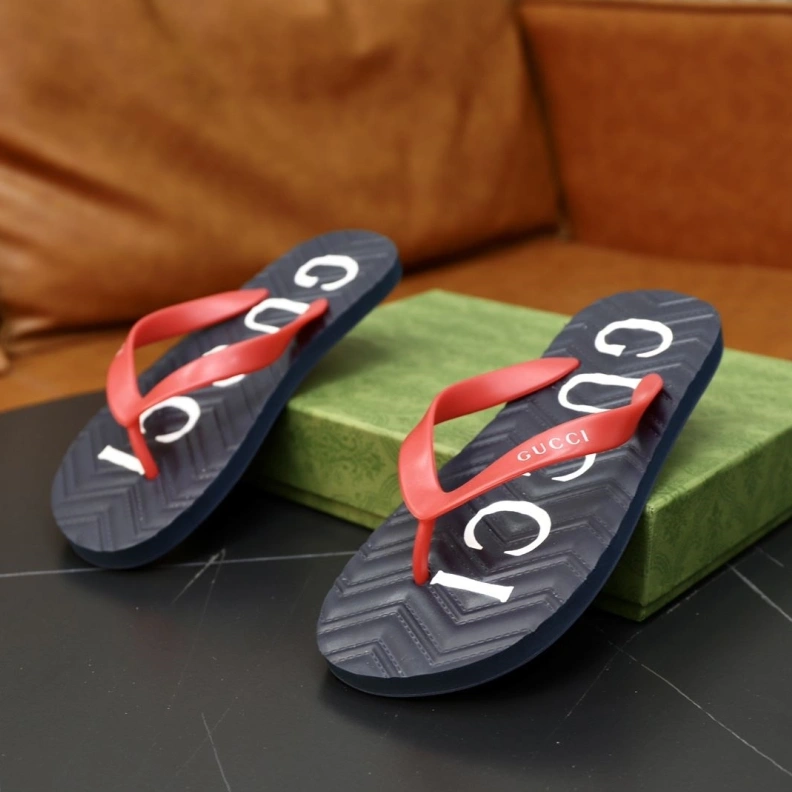 Resilient Gxccx Slippers 156400