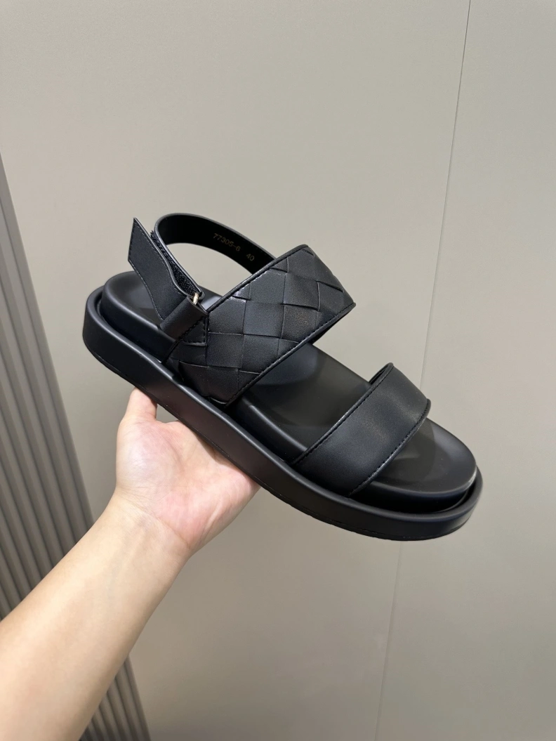 Compact Bxttxga Vxnxta Sandals 112529