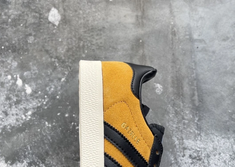 Flexible Gxvxnchy Sneakers 152638