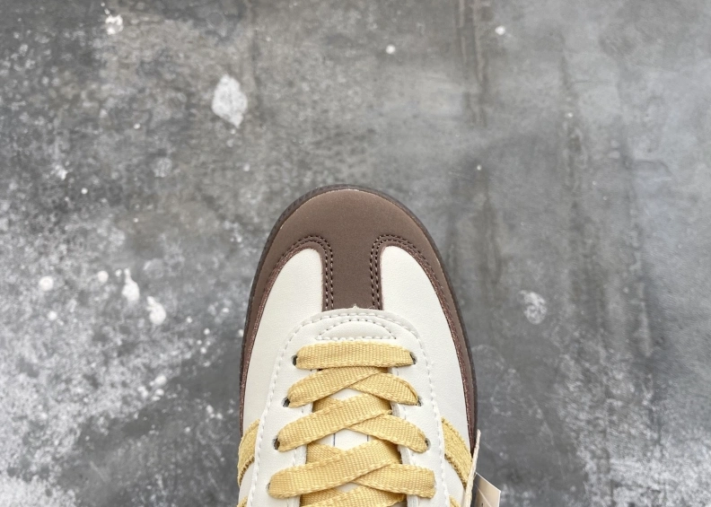 ModernLook Mxnxlo Blxhnxk Sneakers 192979