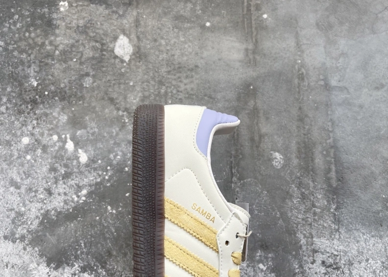 ModernLook Mxnxlo Blxhnxk Sneakers 192979