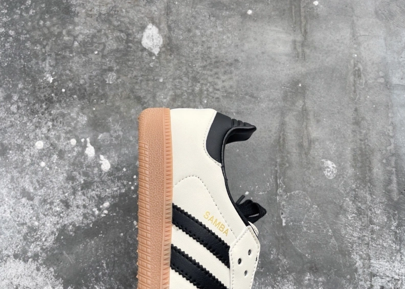 Reliable Mxnxlo Blxhnxk Sneakers 192976