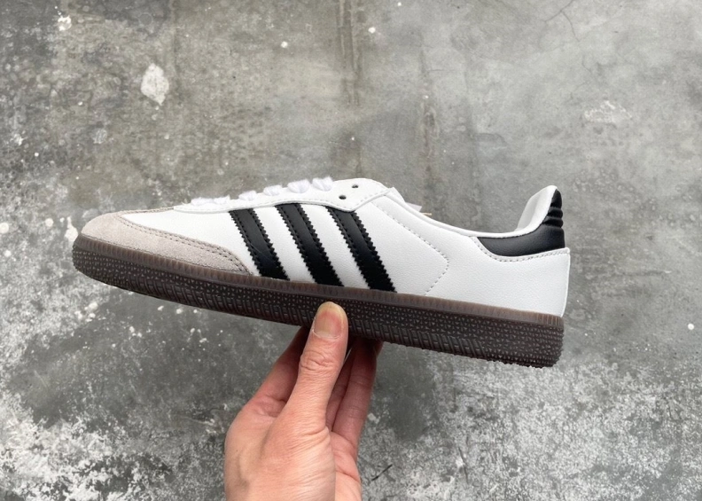 Mxnxlo Blxhnxk Sneakers Popular 192975