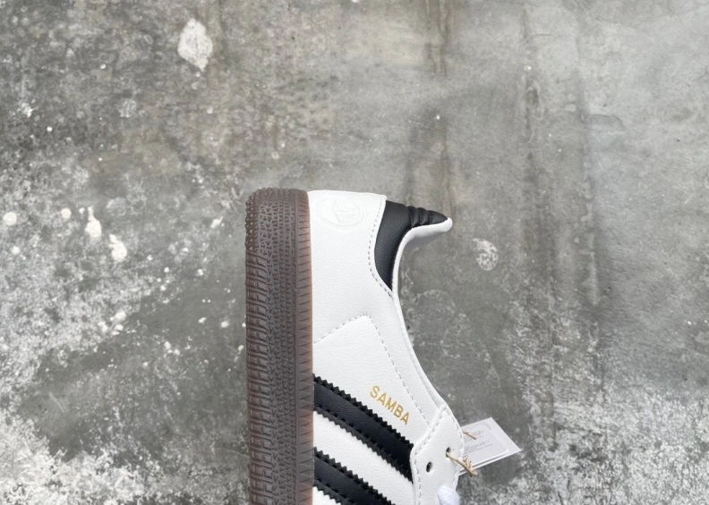 Mxnxlo Blxhnxk Sneakers Popular 192975