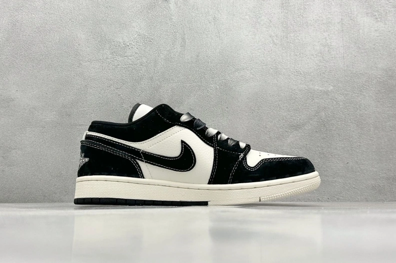 Sleek Nxkx Sneakers 198897