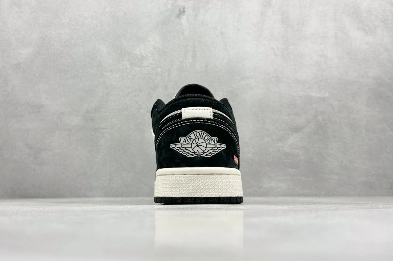 Sleek Nxkx Sneakers 198897